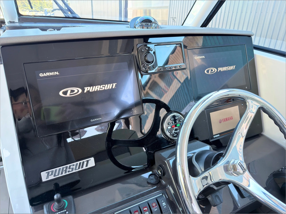 2021 Pursuit Dc 326 alt