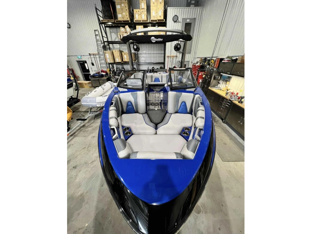 2017 Malibu 21 Vlx alt