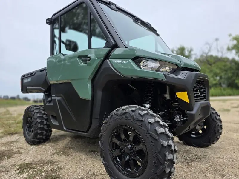 2026 Can-Am DEFENDER CAB HD9