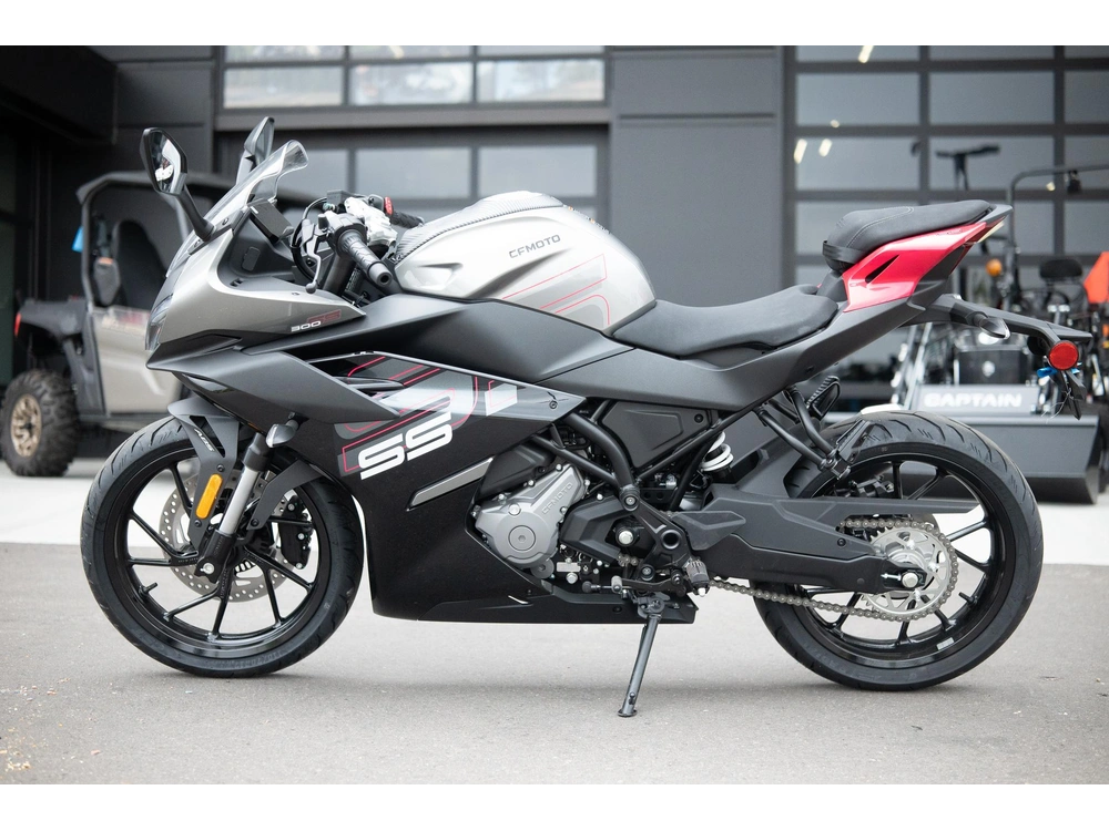 2024 Cfmoto 300ss alt