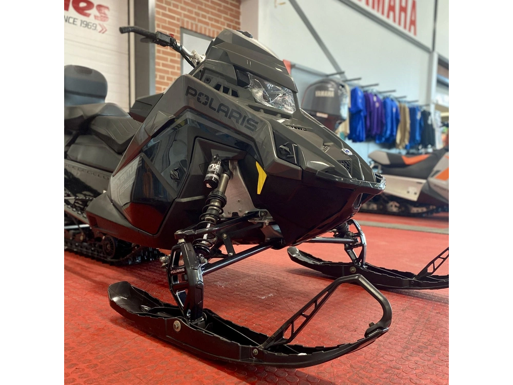 2025 Polaris 650 Indy Adventure 137 alt