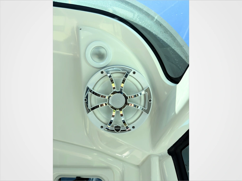 2021 Pursuit Dc 326 alt