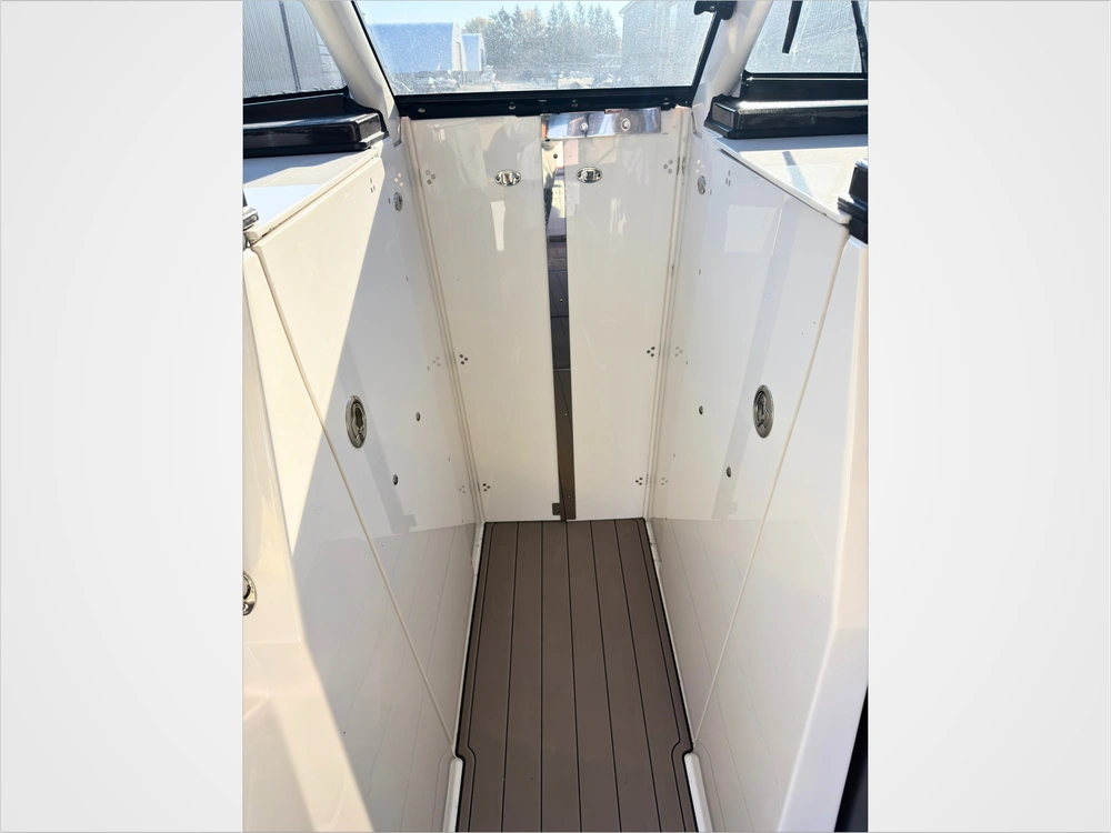 2021 Pursuit Dc 326 alt