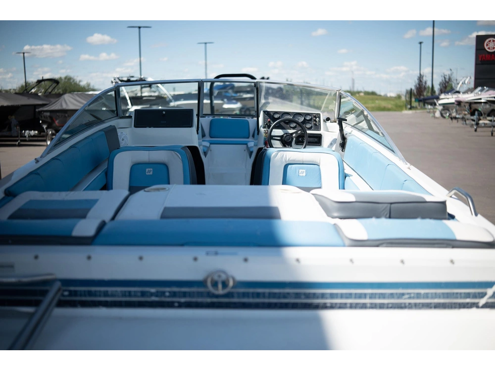 1989 Four Winns 190 Freedom alt