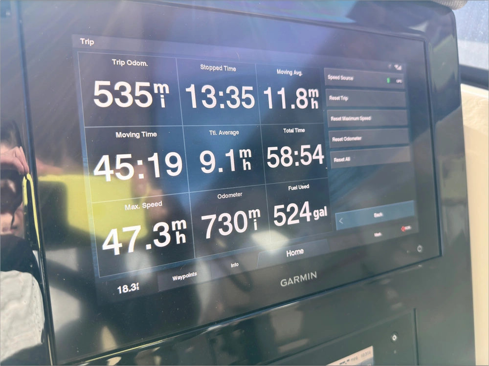 2021 Pursuit Dc 326 alt