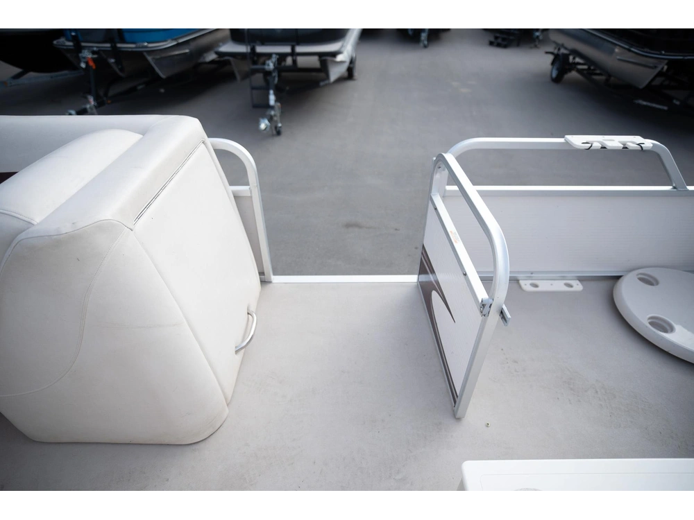 2011 Manitou Encore 23 4-point alt