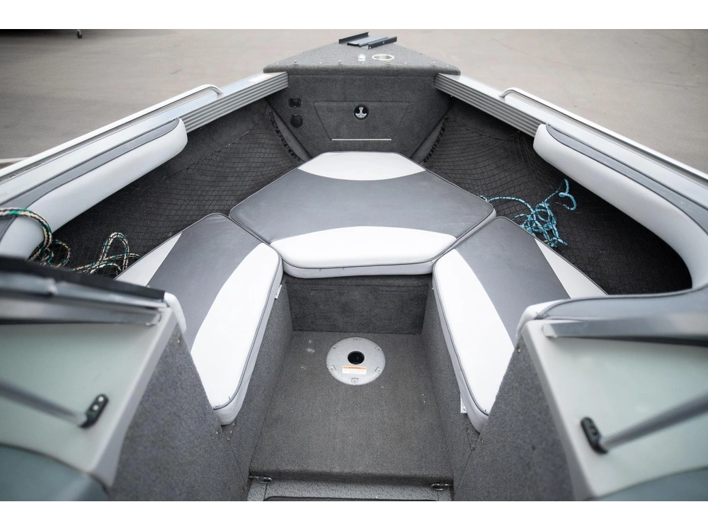 2013 Lund Boat Co 2150 Baron alt