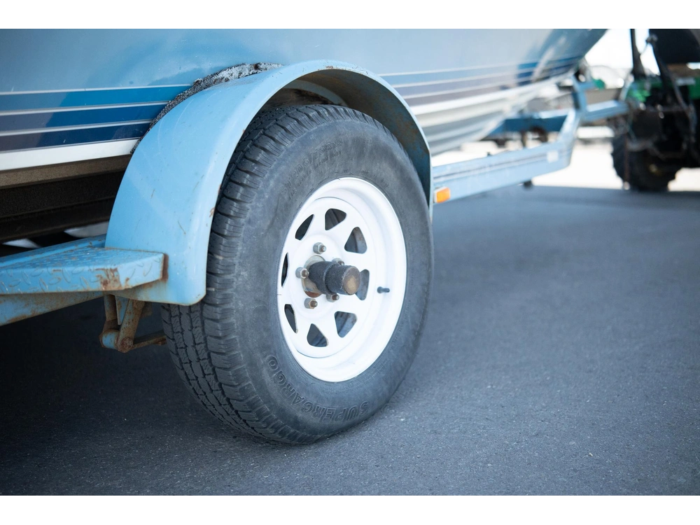 1989 Four Winns 190 Freedom alt