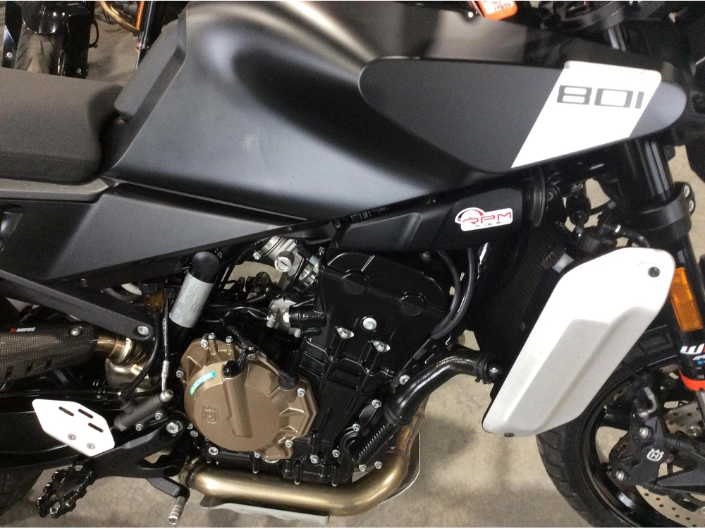 Husqvarna Svartpilen 801 2025 alt