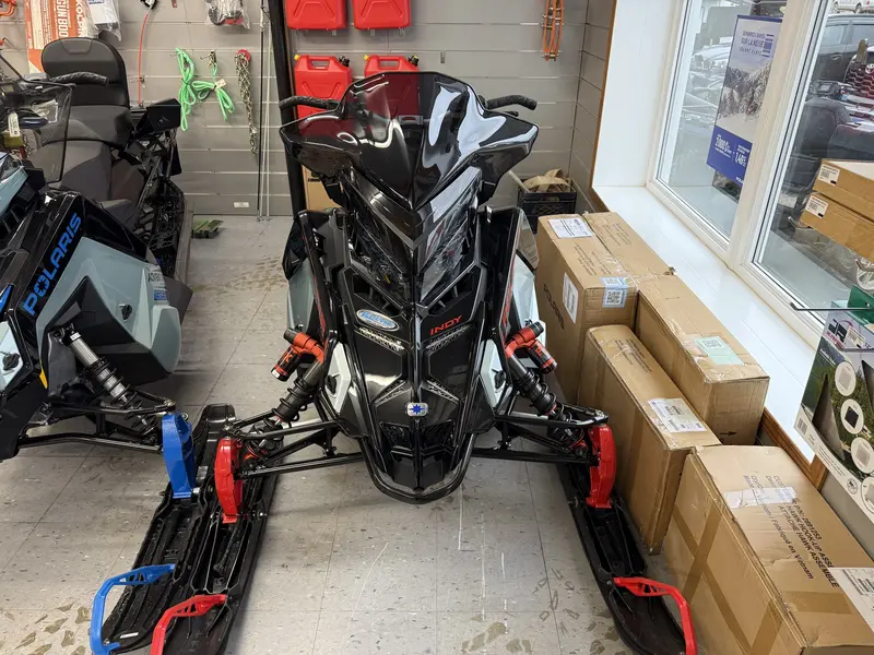 2026 Polaris 850 INDY VR1 DYNAMIX 137 S26TDZ8RS