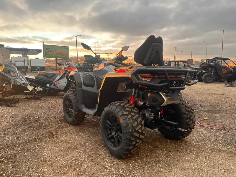 2025 CFMOTO Cforce 1000 Touring thumbnail 3