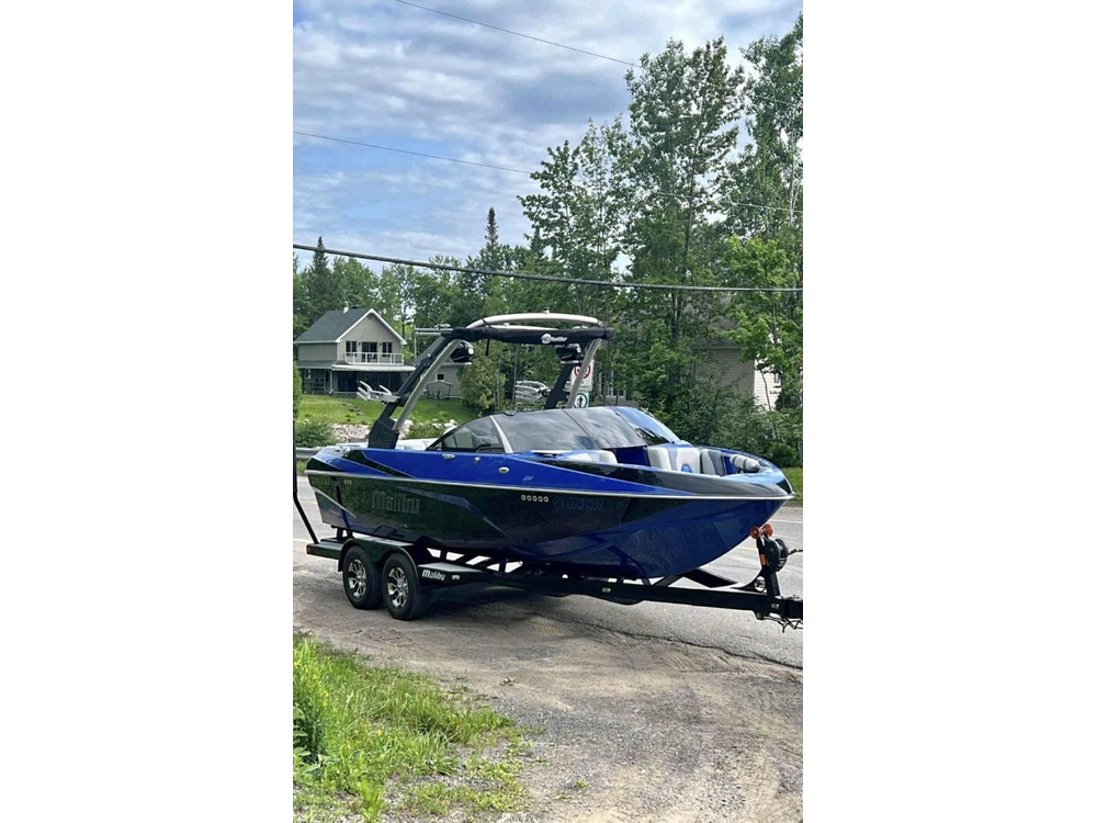 2017 Malibu 21 Vlx alt