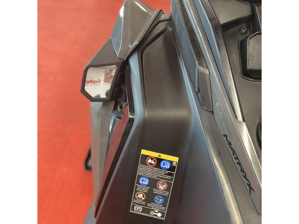 2025 Polaris 650 Indy Adventure 137 alt