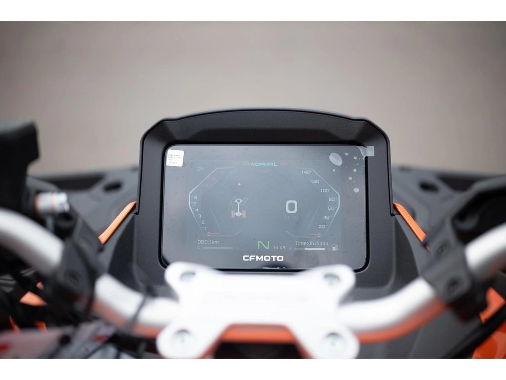 2025 Cfmoto Cforce 800 Touring alt