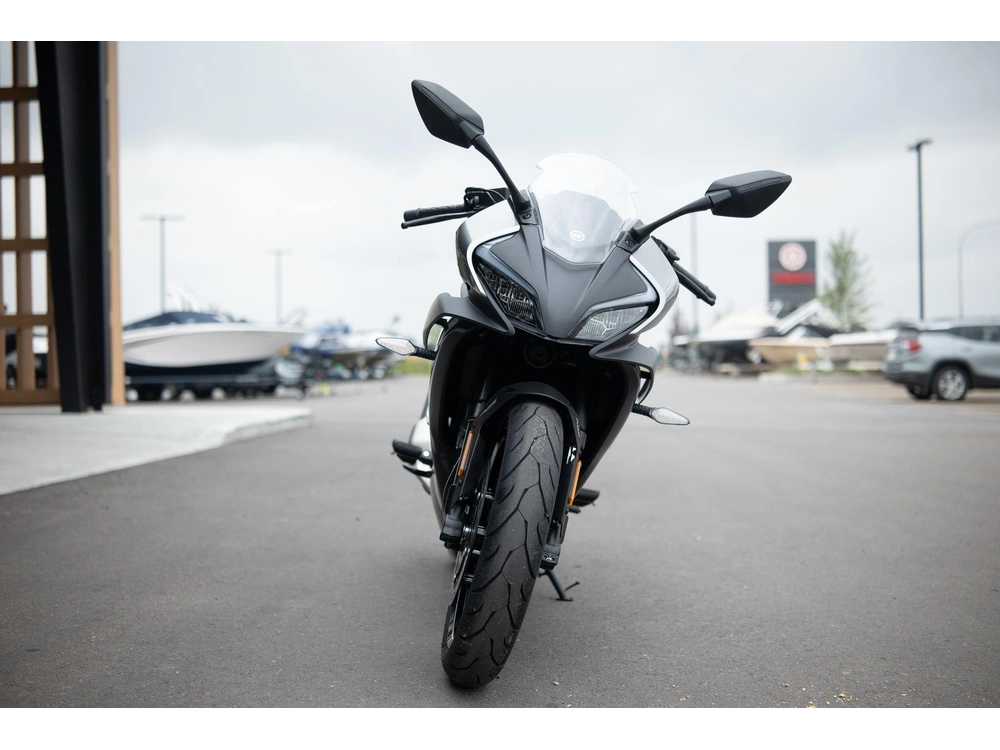 2024 Cfmoto 300ss alt