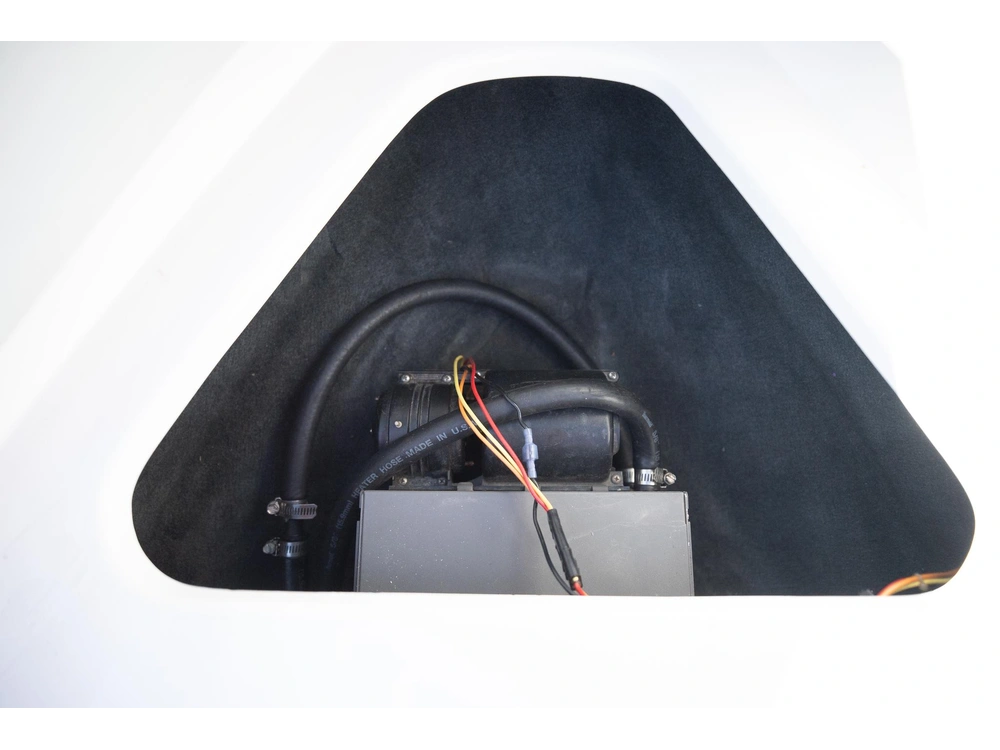 2004 Mastercraft X10 alt