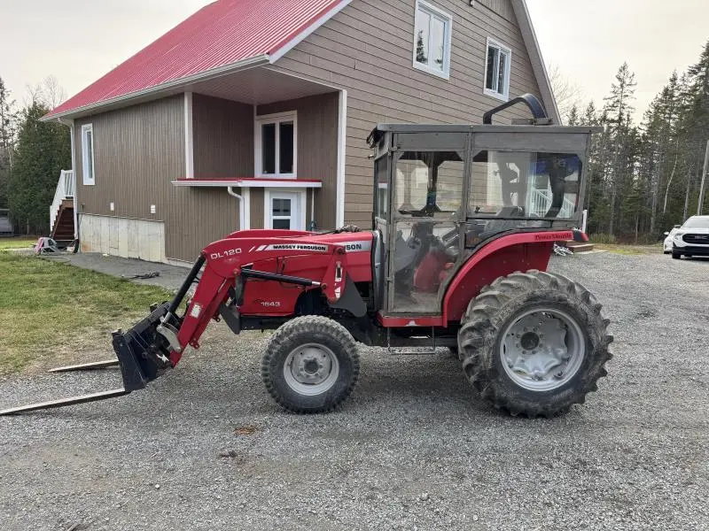 2011 Massey Ferguson 1643