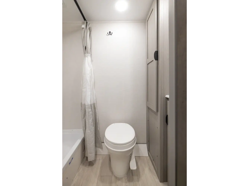 2026 Forest River Viking 17fq alt