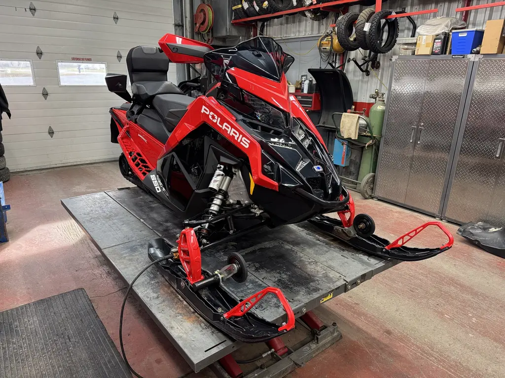 2021 Polaris INDY 850 XC 137 LAUNCH ÉDITION