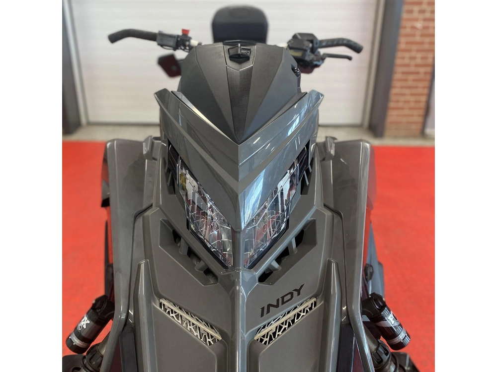 2025 Polaris 650 Indy Adventure 137 alt