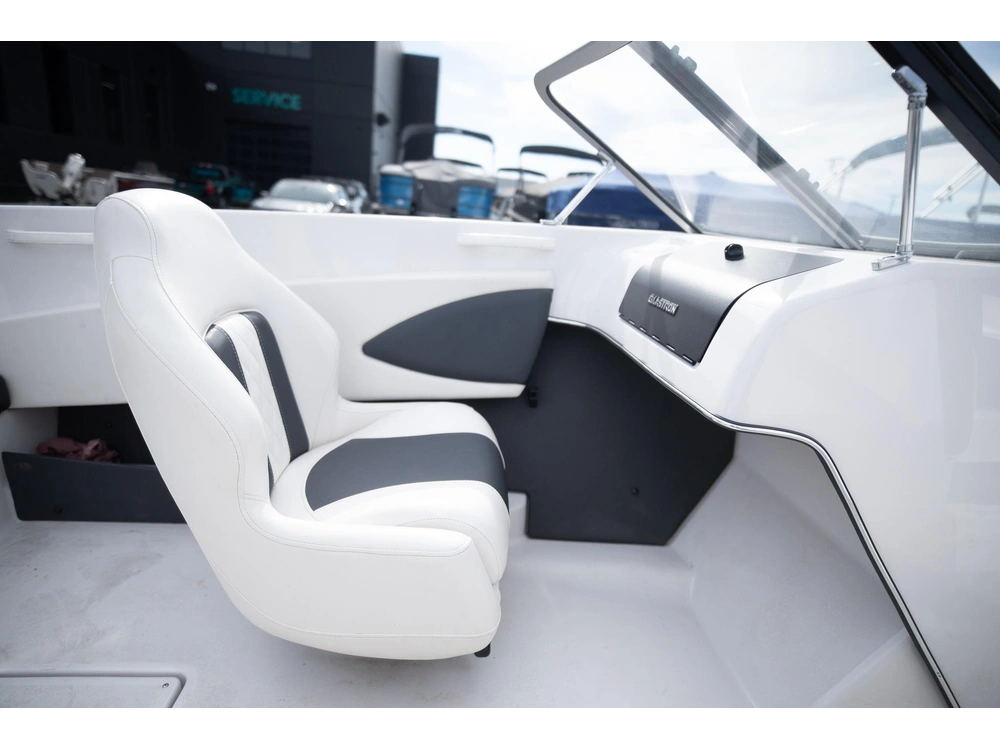 2014 Glastron 185 alt