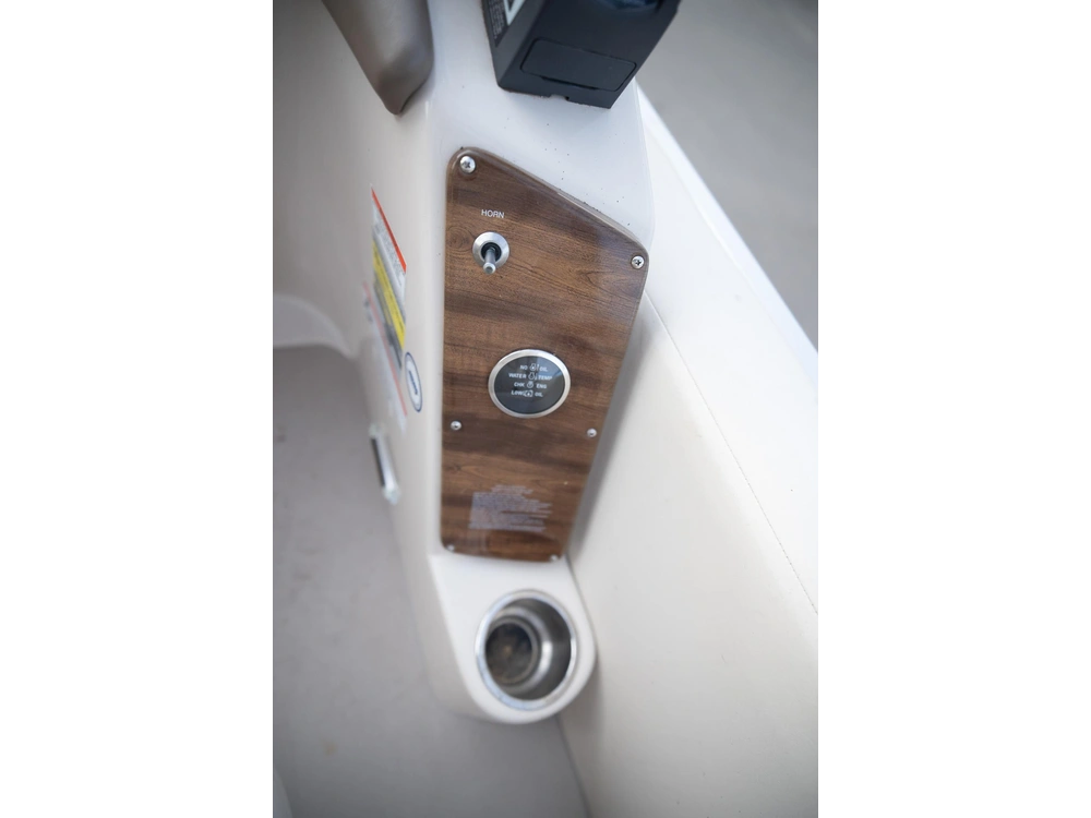 2011 Manitou Encore 23 4-point alt