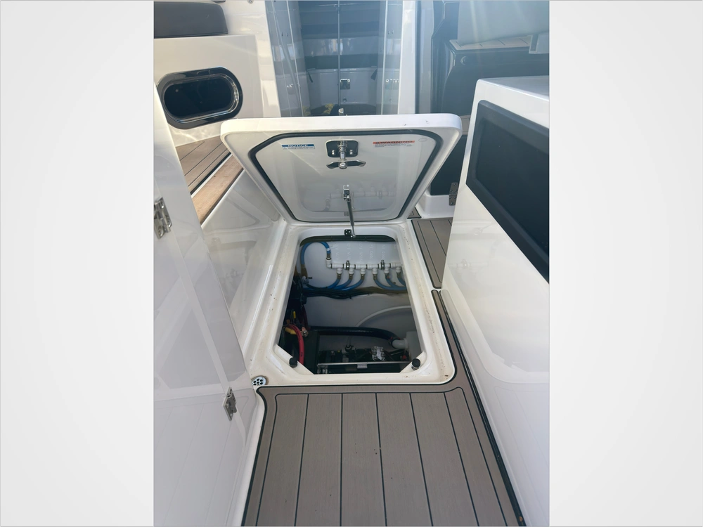 2021 Pursuit Dc 326 alt