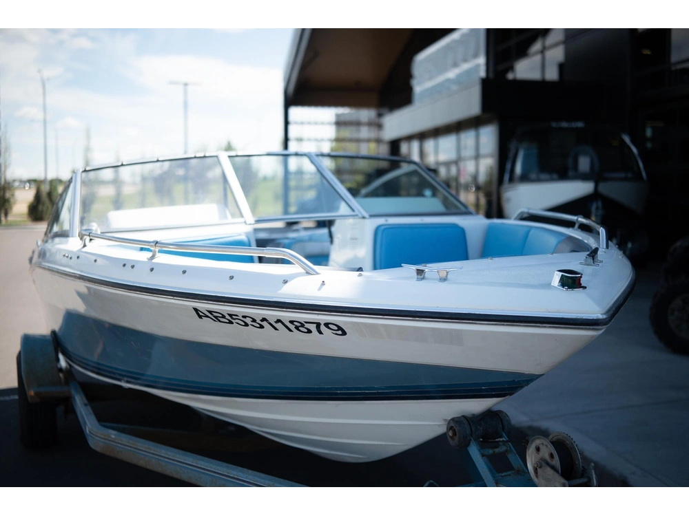 1989 Four Winns 190 Freedom alt