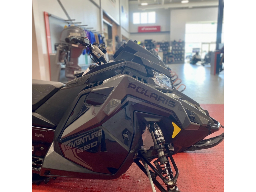 2025 Polaris 650 Indy Adventure 137 alt