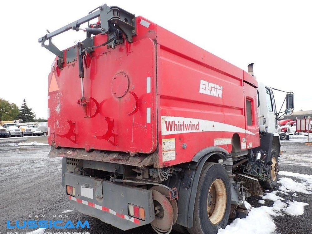 2006 Sterling Sc8000