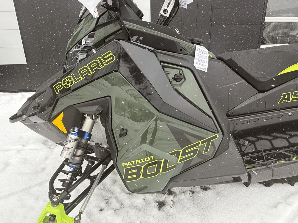 Polaris Patriot Boost Switchback Assault 146 2024 alt