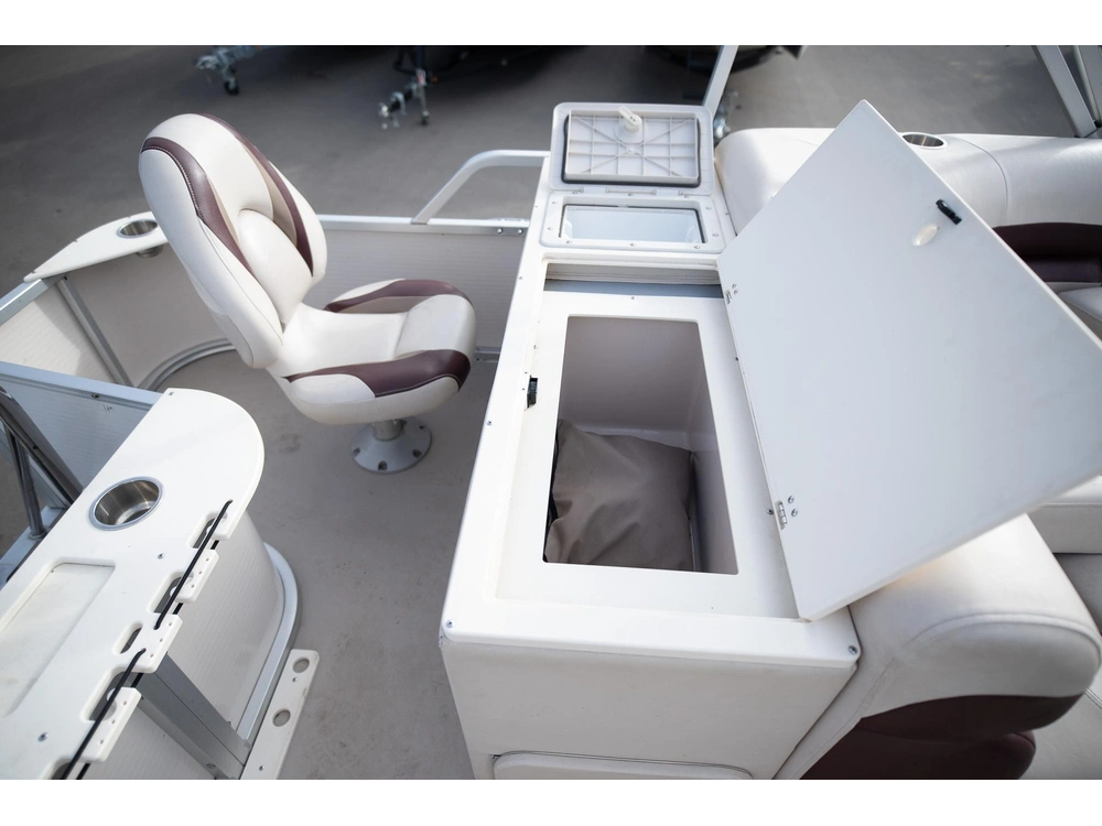 2011 Manitou Encore 23 4-point alt