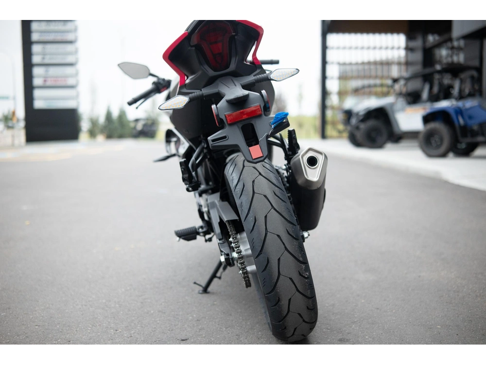 2024 Cfmoto 300ss alt