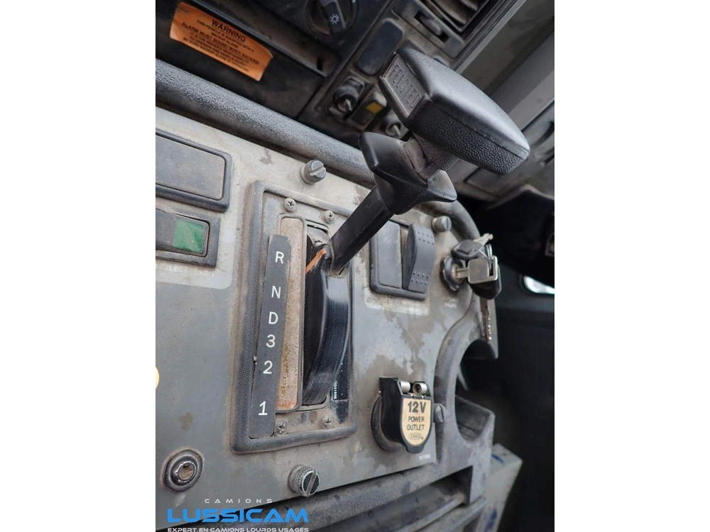 2006 Sterling Sc8000
