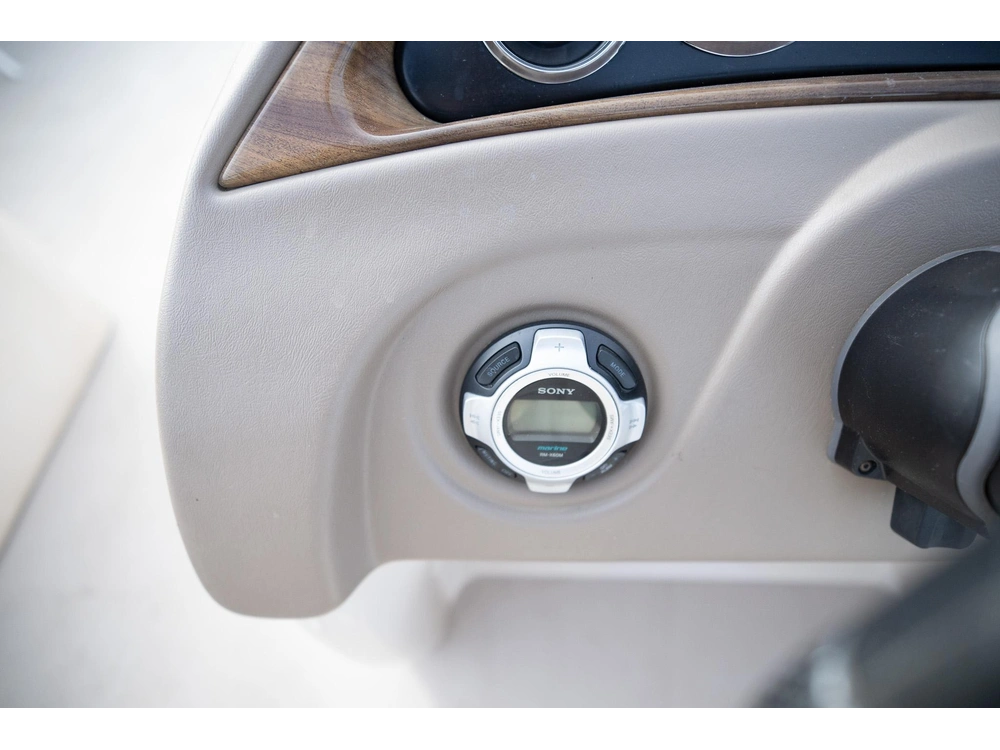 2011 Manitou Encore 23 4-point alt