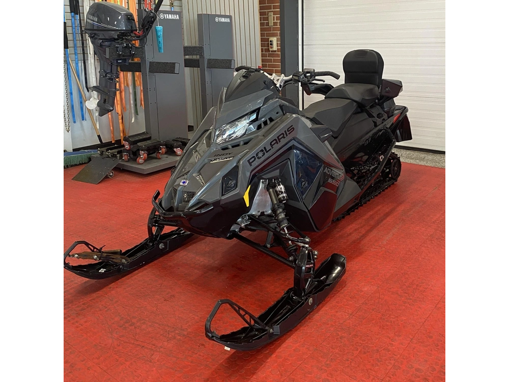 2025 Polaris 650 Indy Adventure 137 alt