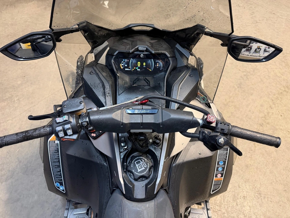 Ski-doo Grand Touring Limited 900 2023 alt