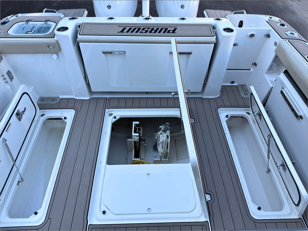 2021 Pursuit Dc 326 alt