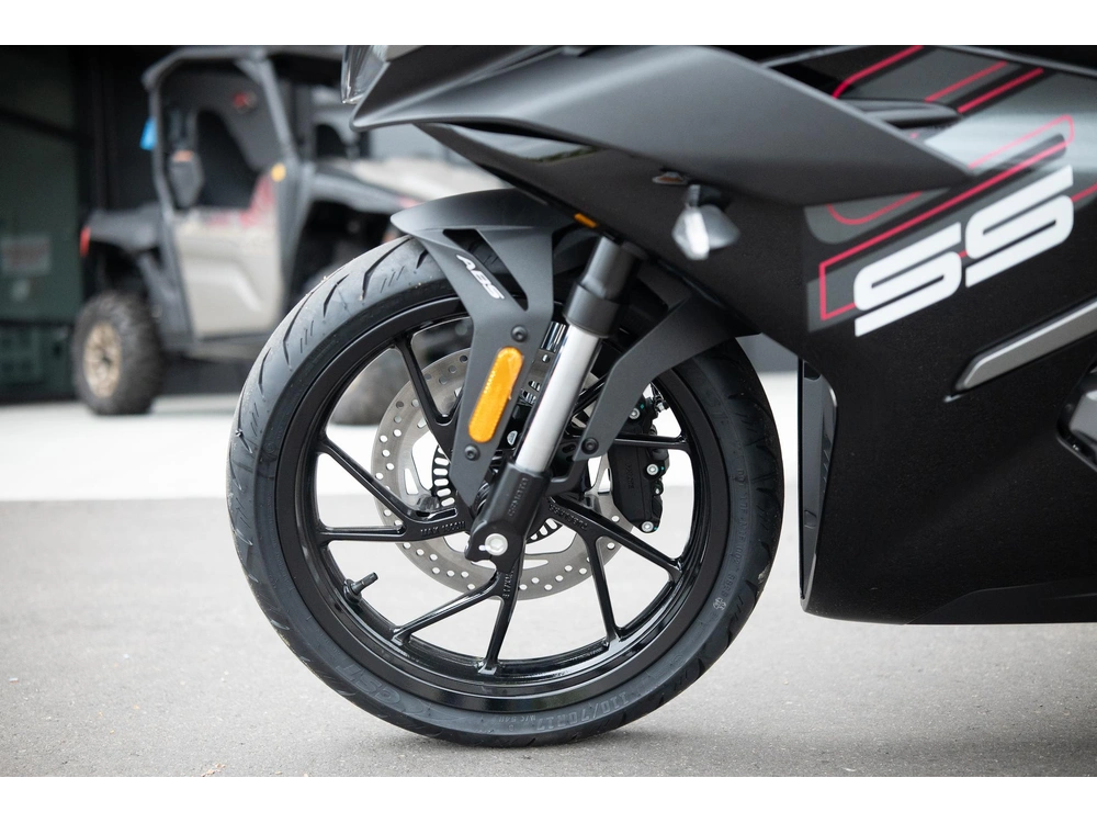 2024 Cfmoto 300ss alt