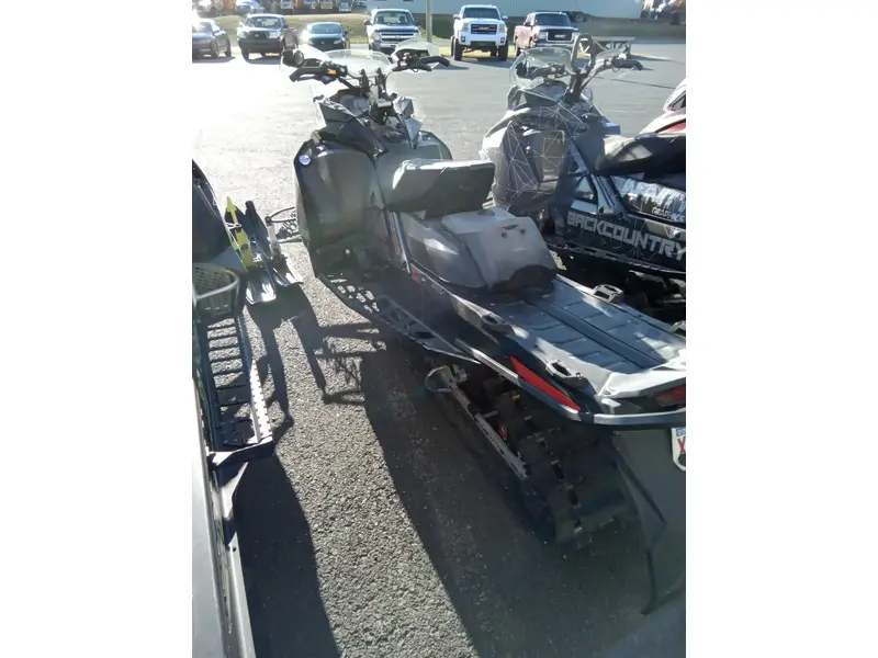 2017 Ski-Doo RENEGADE X 137"