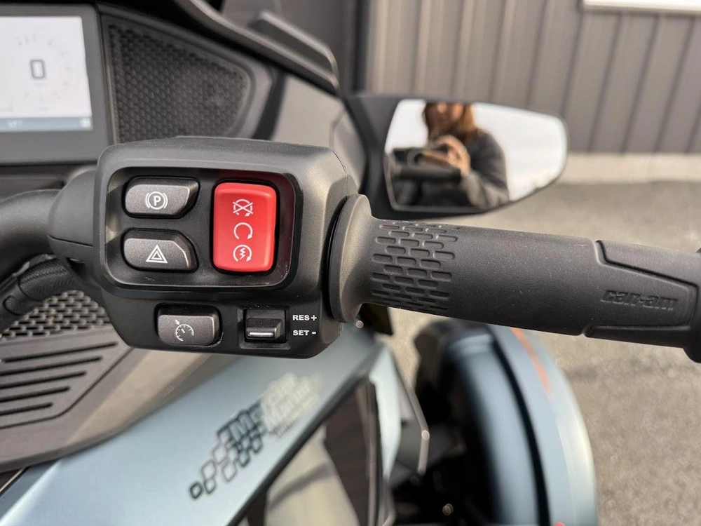 Can-am Rt Limited 2025 alt