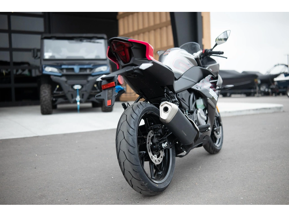 2024 Cfmoto 300ss alt