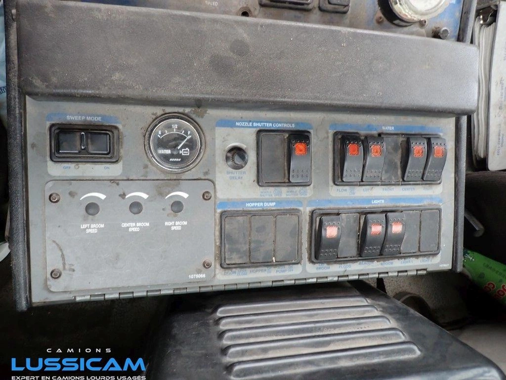 2006 Sterling Sc8000