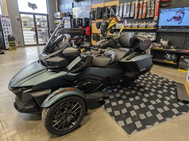 2026 Can-Am SPYDER RT LTD 1330 SE6 BE DRK 26  G1TJ