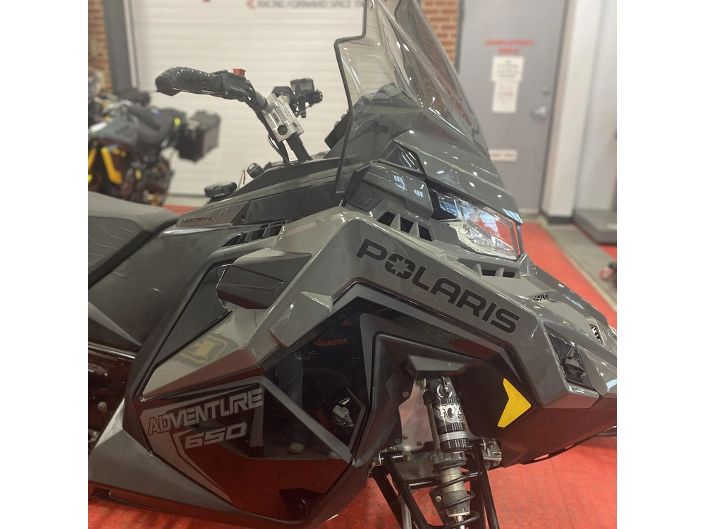 2025 Polaris 650 Indy Adventure 137 alt