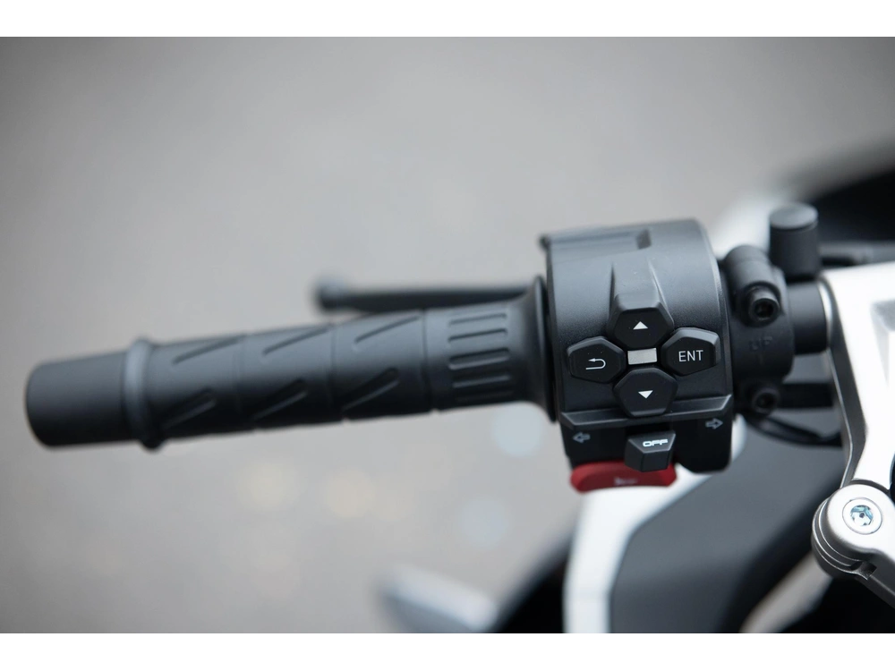 2024 Cfmoto 300ss alt