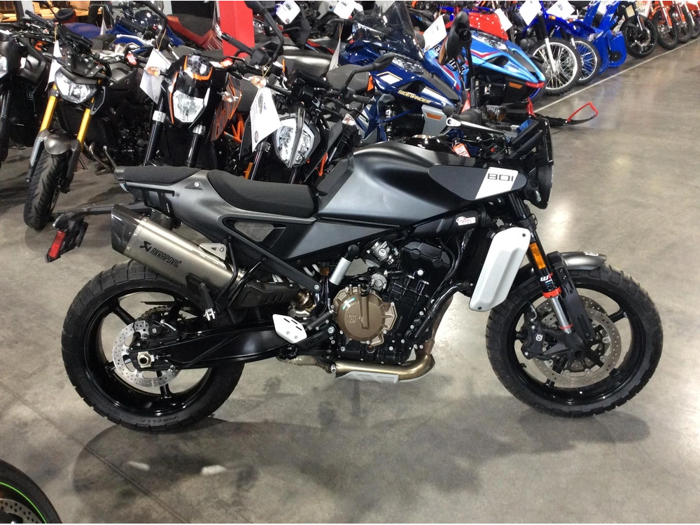 Husqvarna Svartpilen 801 2025 alt