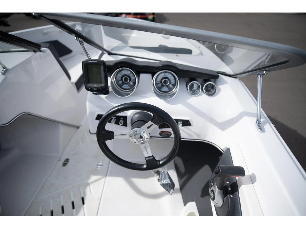 2014 Glastron 185 alt