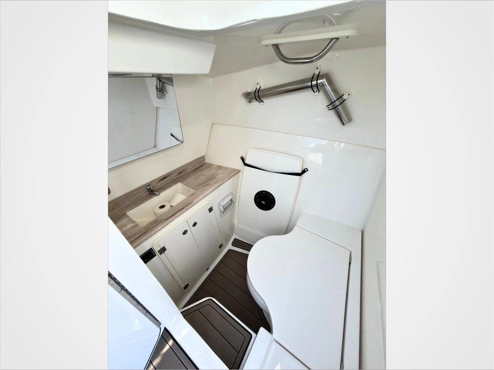 2021 Pursuit Dc 326 alt