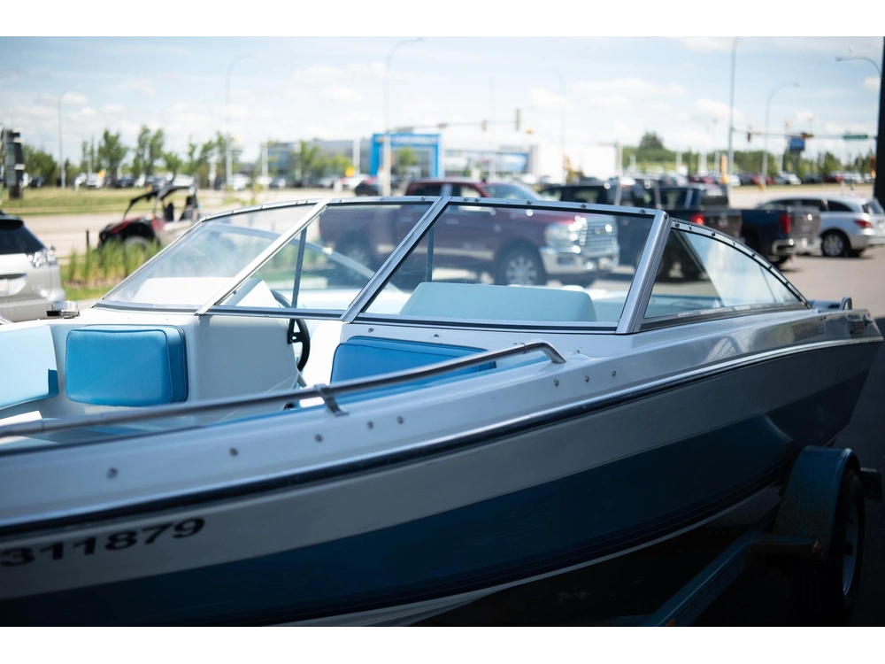 1989 Four Winns 190 Freedom alt